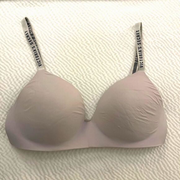 Victoria's Secret Women's Wireless Padded Strappy Bra Size 36D - Picture 2 of 7